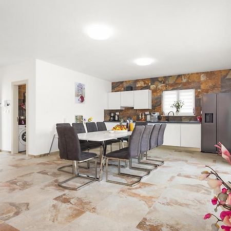 Villa Nur Пула Екстер'єр фото