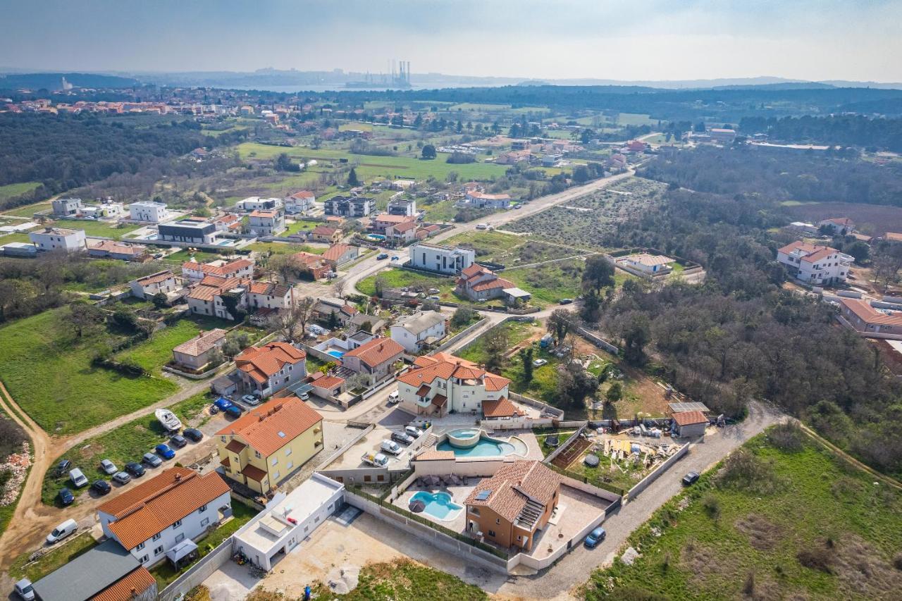 Villa Nur Пула Екстер'єр фото